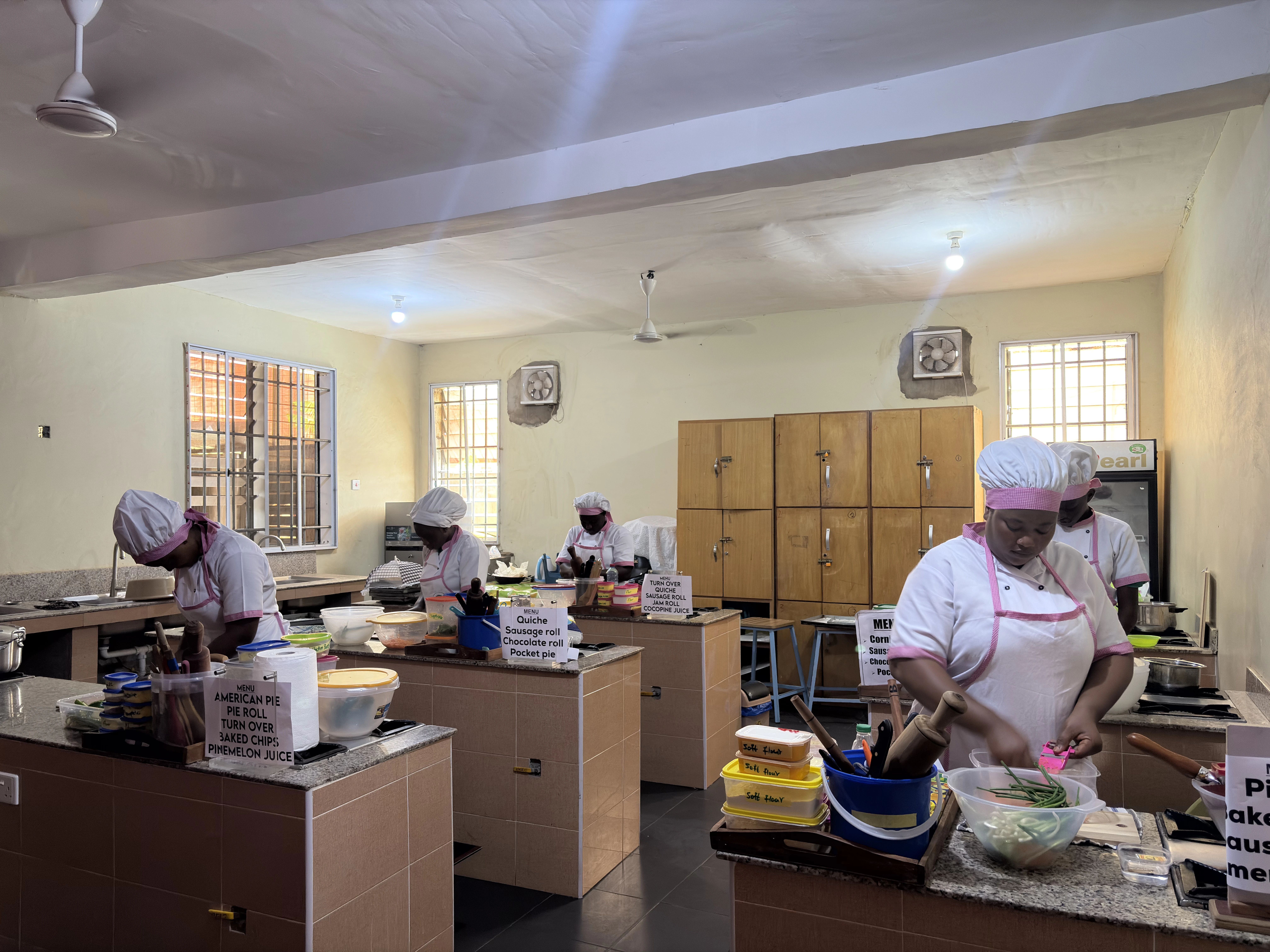 BB Deco students working together during practical training